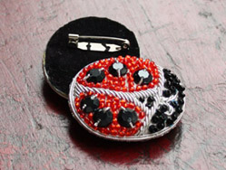 broche brodee
