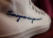 chaussure lettre brodee